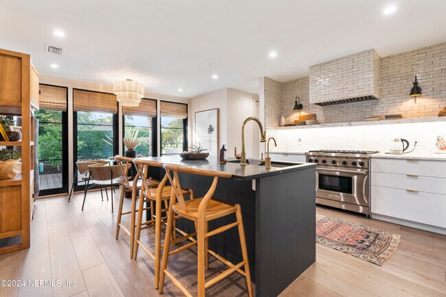 Building Photo - 4096 Ponte Vedra Blvd