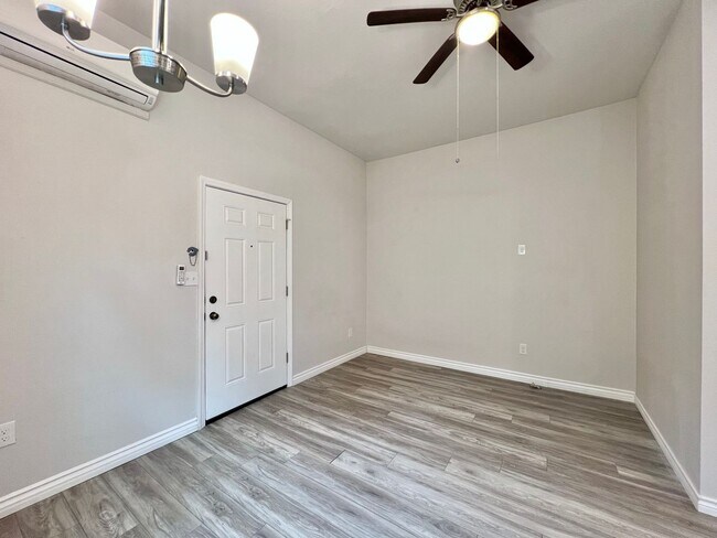 Building Photo - Beautiful 1Bd/1Ba Walking Distance to The Pearl