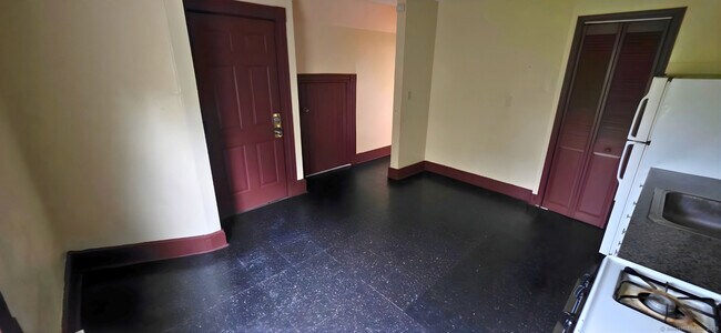 Building Photo - 186 Farren Ave