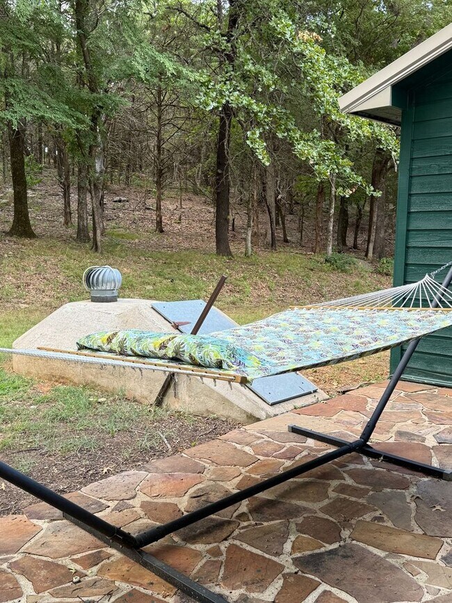 Building Photo - Charming 2BR House in Hartshorne