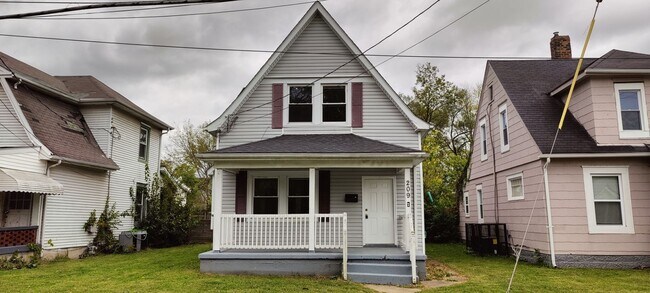 Primary Photo - 209 N Grimes St