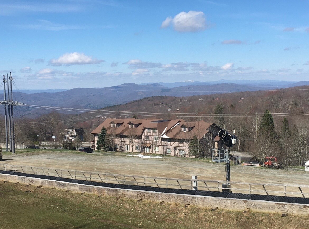 Building Photo - 1005 Beech Mountain Pky