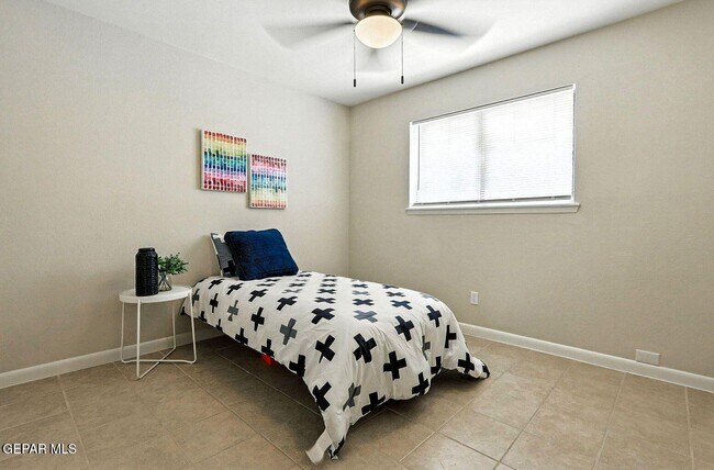 Building Photo - 11273 Ivanhoe Dr