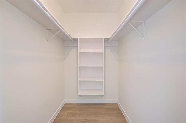 Building Photo - 7719 Dawnridge Dr