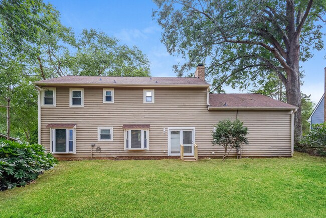 Building Photo - 9907 Fairway Ridge Rd