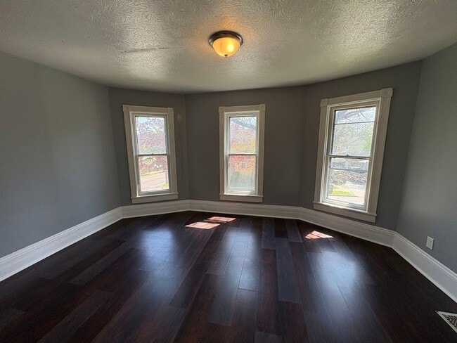 Building Photo - 532 Crosby St