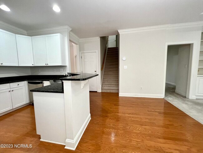 Building Photo - 514 Wallington Rd