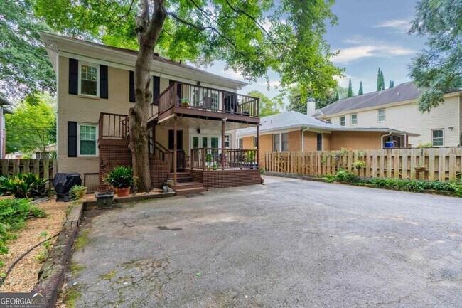 Building Photo - 850 Charles Allen Dr NE