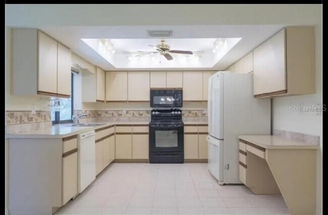 Building Photo - 25230 Campos Dr
