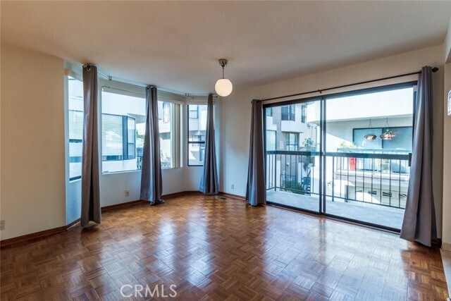 Building Photo - 514 N Isabel St