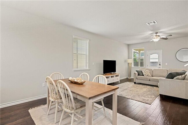 Building Photo - Newly Constructed, 4 BR / 3 BA Home - 2 Car Garage - Pool - Close to Mueller