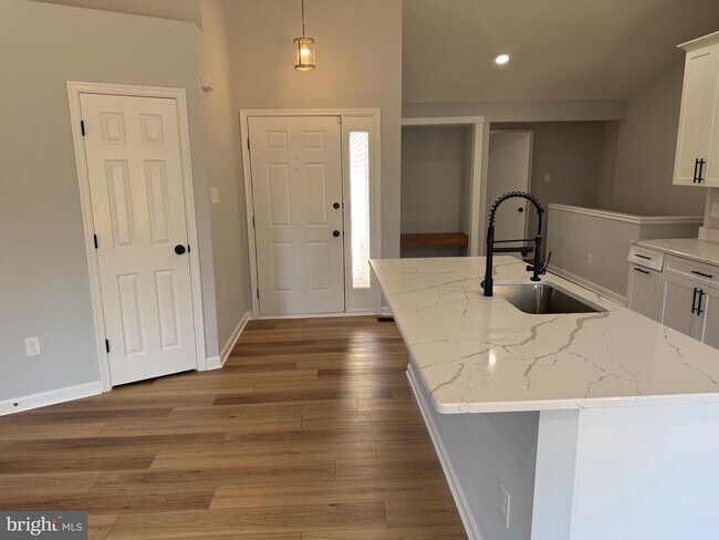 Building Photo - 445 Sawgrass Ct