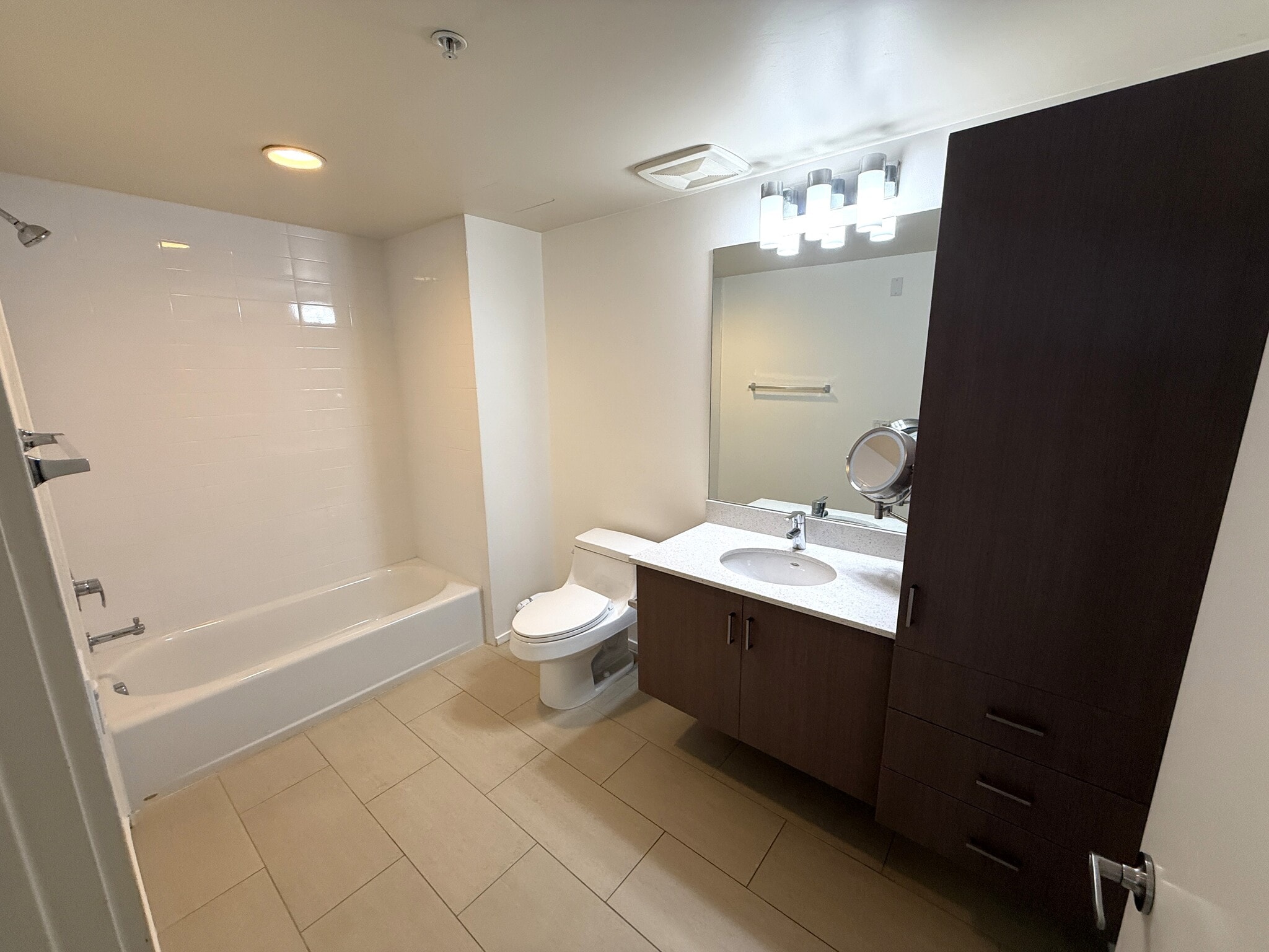 Master Bath - 3100 6th Ave