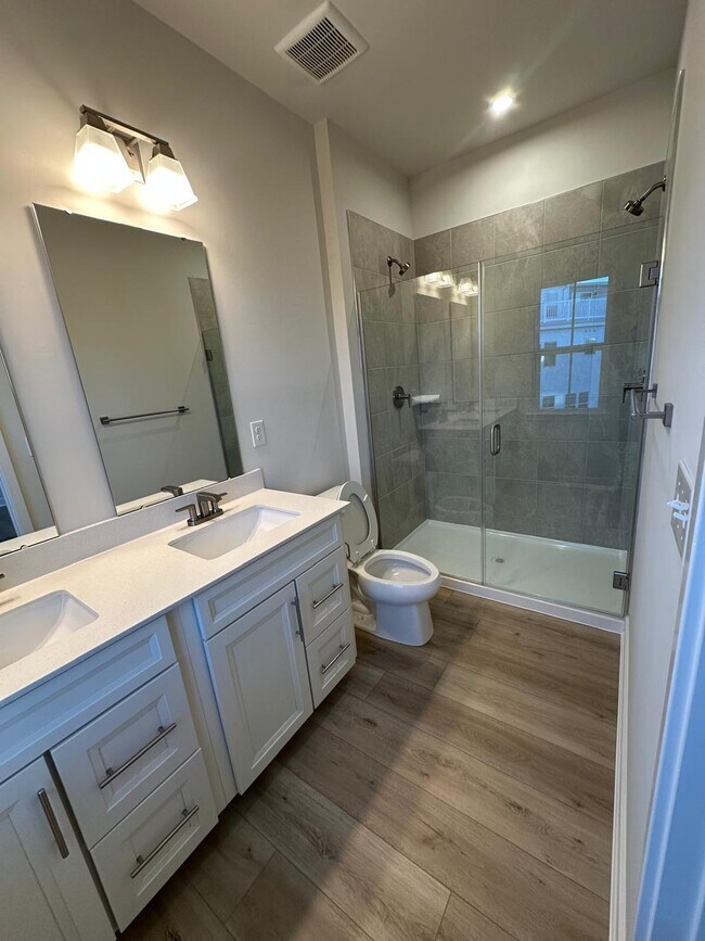 Building Photo - 8626 S Park Dr