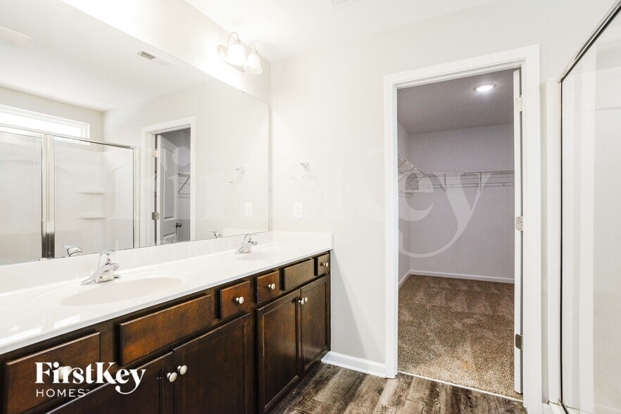 Building Photo - 9628 Hamel St