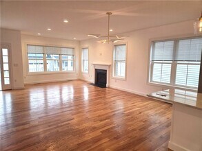 Building Photo - 230 Seawynds Dr