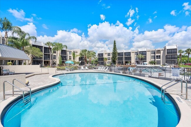 Building Photo - 13 Royal Palm Way