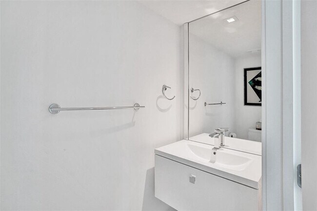 Building Photo - 400 Sunny Isles Blvd