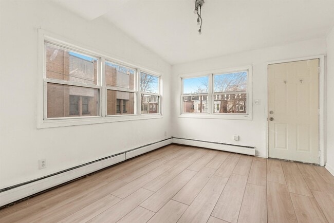 Building Photo - 92 Prescott St