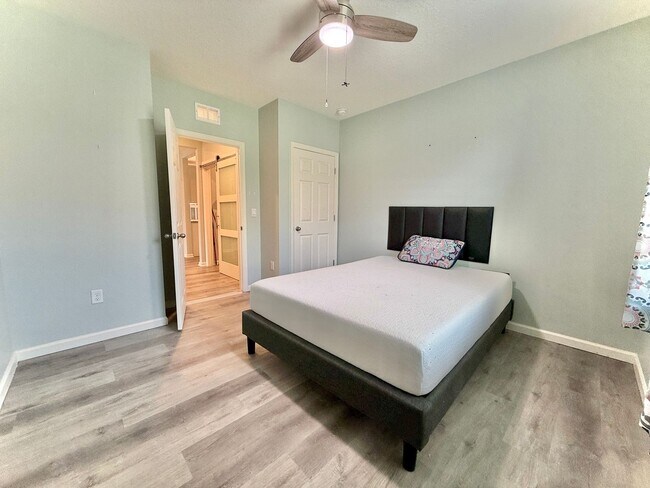 Building Photo - Spacious Home in Crystal Bay offering 4 bedrooms with upgrades throughout