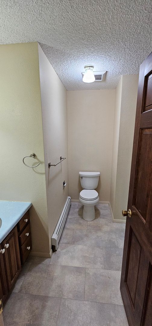 Building Photo - Newly Renovated 3Bed/2Bath Home Now Availa...