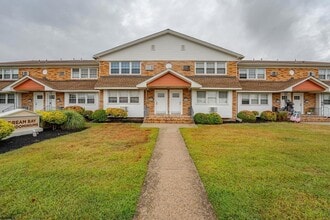 Building Photo - 703 N Oxford Ave