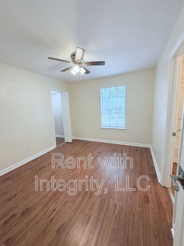 Building Photo - 1352 Ocala Rd