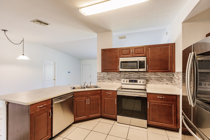 Building Photo - 1108 Willard Ave