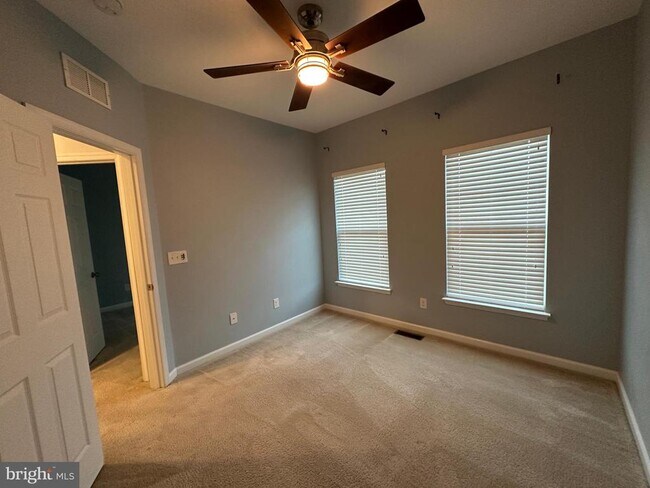 Building Photo - 9075 Alexander Way