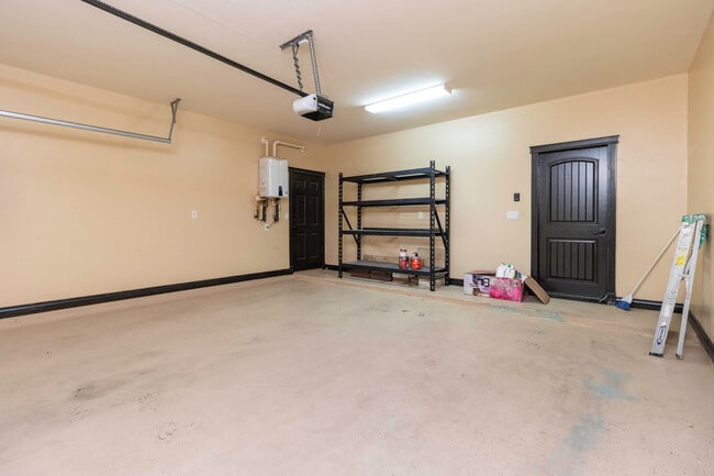 Building Photo - 3138 Fox Grove