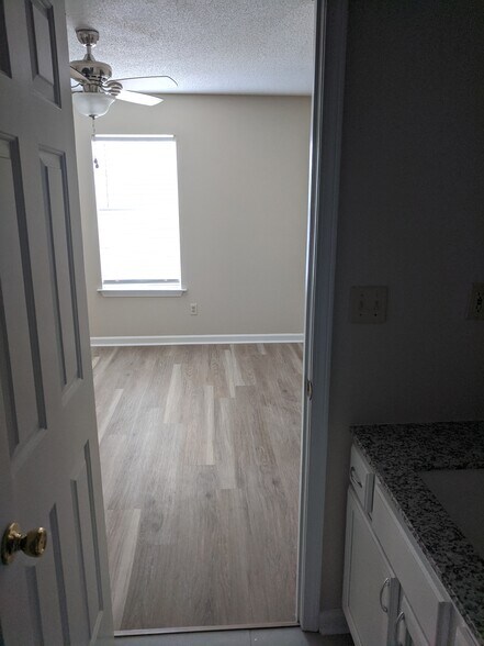 Building Photo - 7746 Shadowland Dr