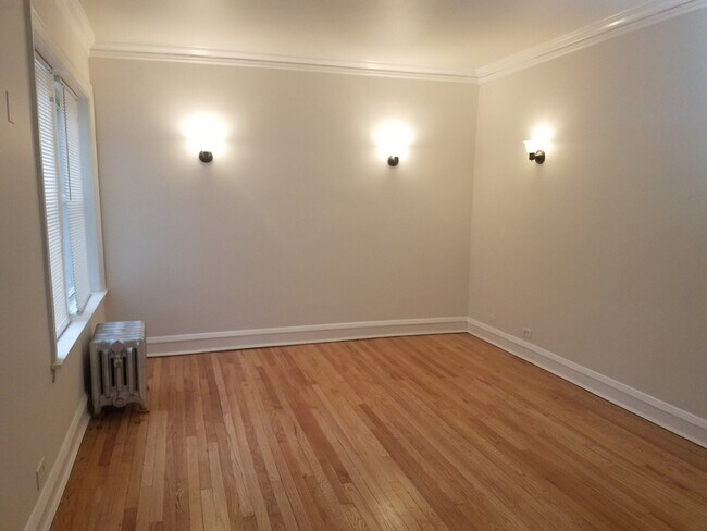 Building Photo - 1729 W 91st St