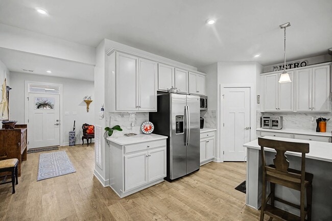 Building Photo - 4 Bedroom Executive Home located in Magnolia Green