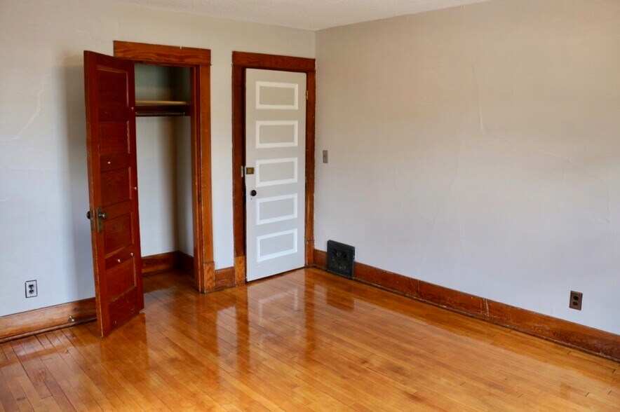 2nd Level Bedroom - 429 Warren St