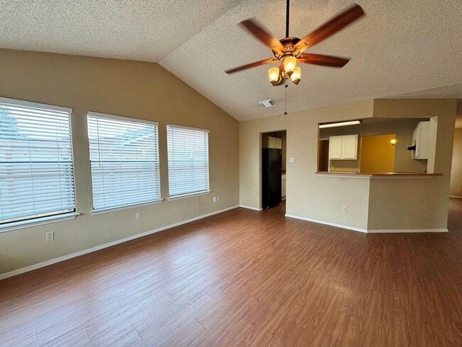 Building Photo - Come see this great single-story home available in Buckingham Estates subdivision!