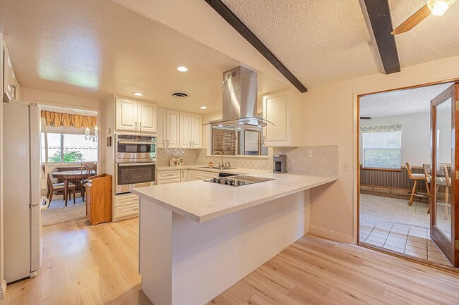 Kitchen - 43939 Galion Ave