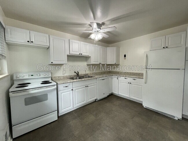 Building Photo - 3540 S Corona St