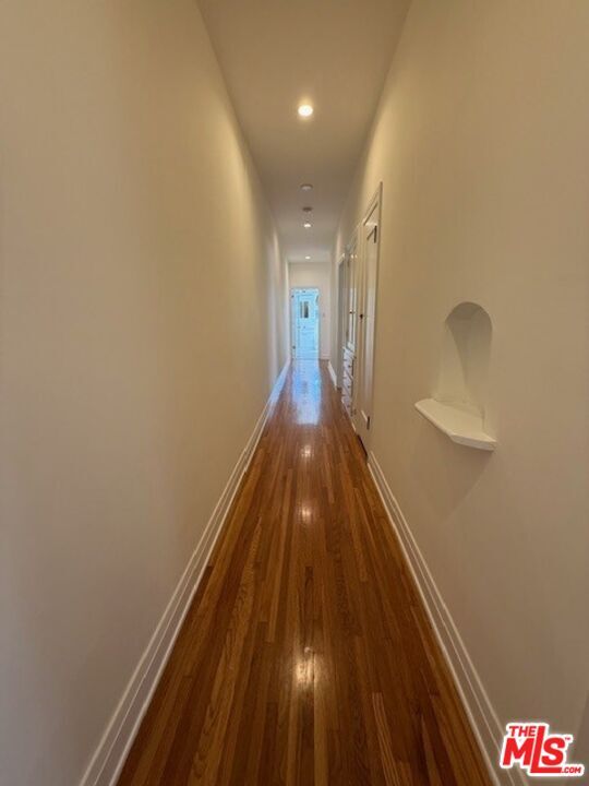 Building Photo - 747 S Mansfield Ave