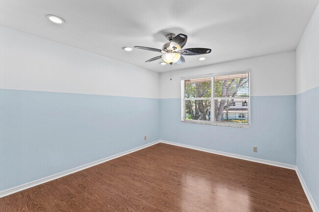 Building Photo - 2011 NW 53rd St