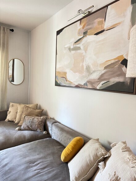 Building Photo - 951 Tecumseh St