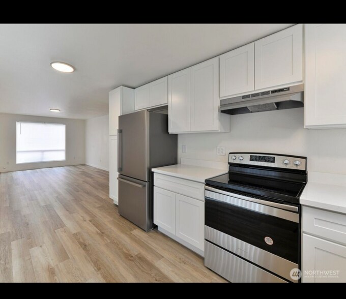 Building Photo - 1130 E 51st St