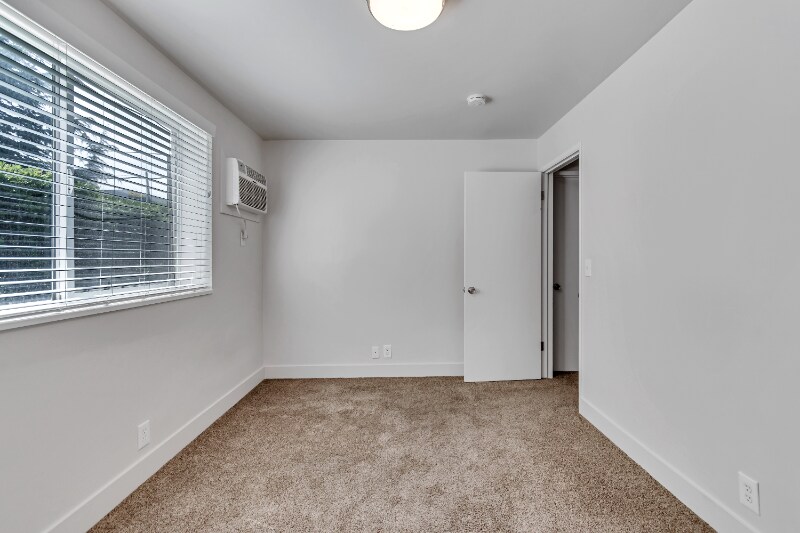 Building Photo - 2111 E 3300 S