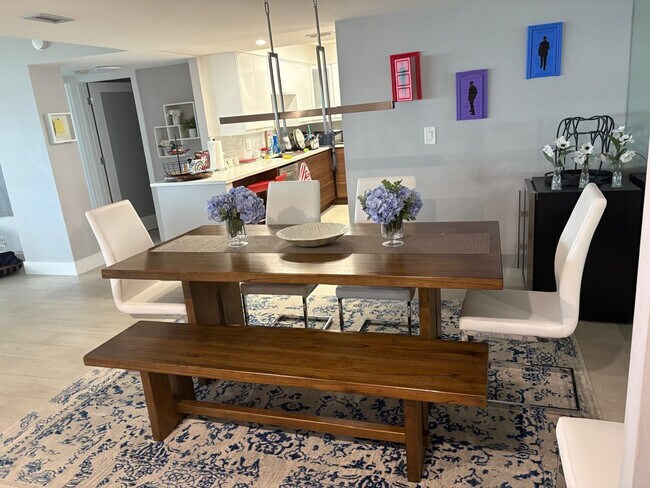 Building Photo - 5000 N Ocean Blvd