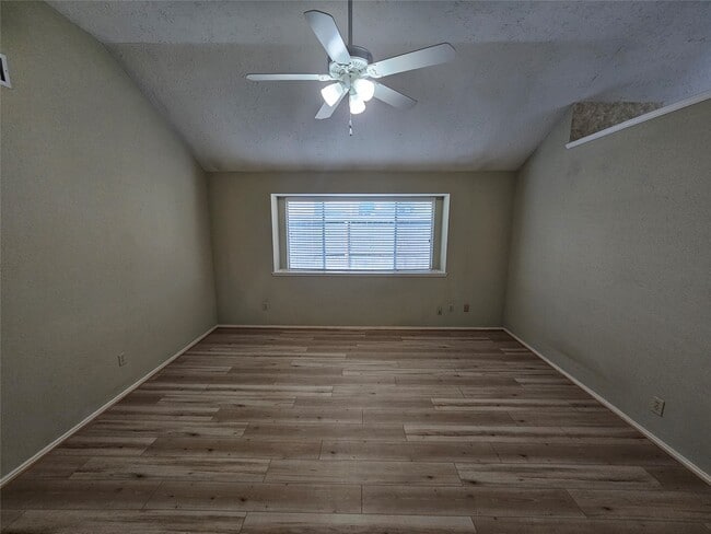 Building Photo - 22522 Round Valley Dr