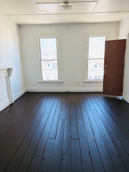 Building Photo - 362 9th St