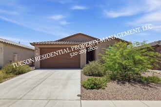 Building Photo - 13142 E Cembeline Ln