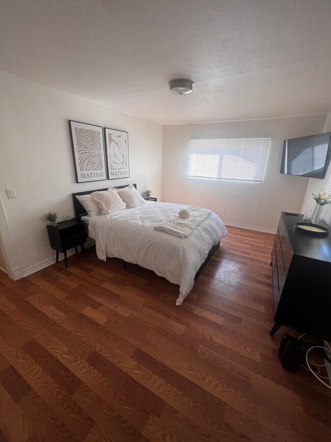 Building Photo - 9531 E Avenue T12