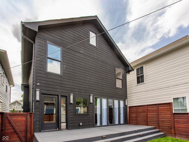 Building Photo - 2058 Carrollton Ave