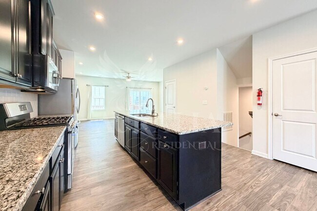 Building Photo - 428 Cross Country Way