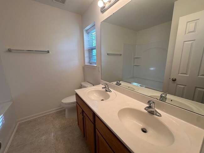 Building Photo - 2544 Halle Ann Cir